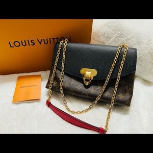 Gorgeous Louis Vuitton hand bag(new) can also be worn as a crossbody.